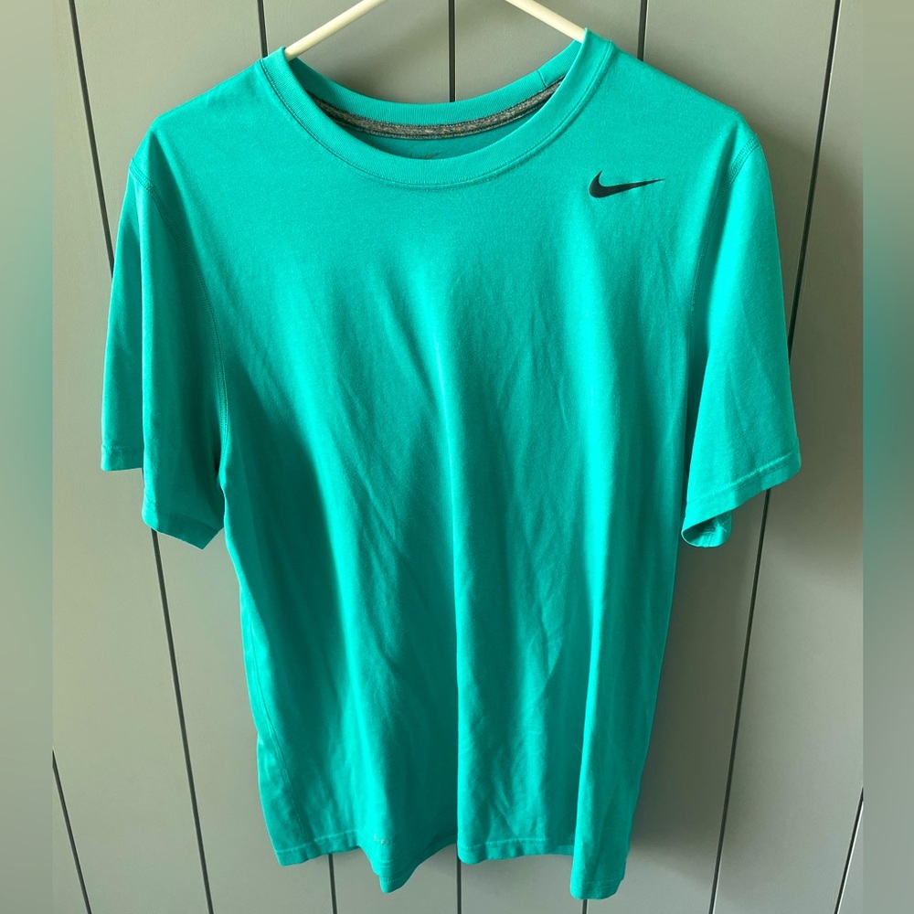 Men’s Nike T-shirt